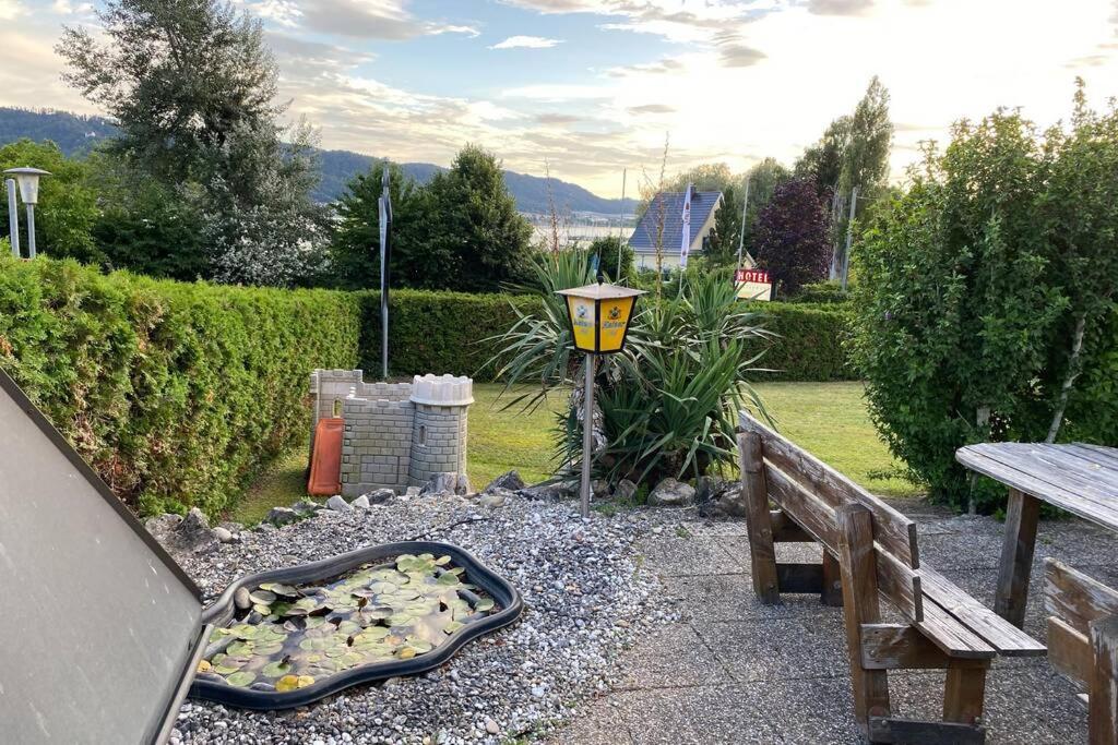 Die Seeblume - Ferienwohnung Mit Pool Und Seeblick Бодман-Людвігсгафен Екстер'єр фото