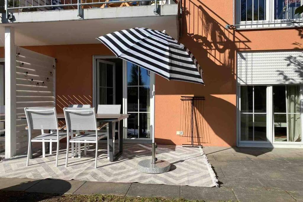 Die Seeblume - Ferienwohnung Mit Pool Und Seeblick Бодман-Людвігсгафен Екстер'єр фото