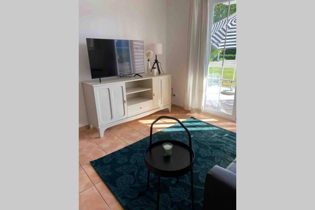 Die Seeblume - Ferienwohnung Mit Pool Und Seeblick Бодман-Людвігсгафен Екстер'єр фото
